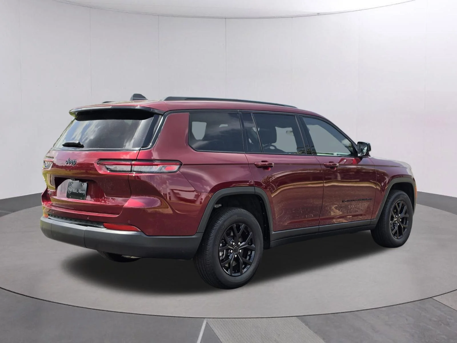 Used 2025 Velvet Red Pearlcoat Jeep Altitude X image 5