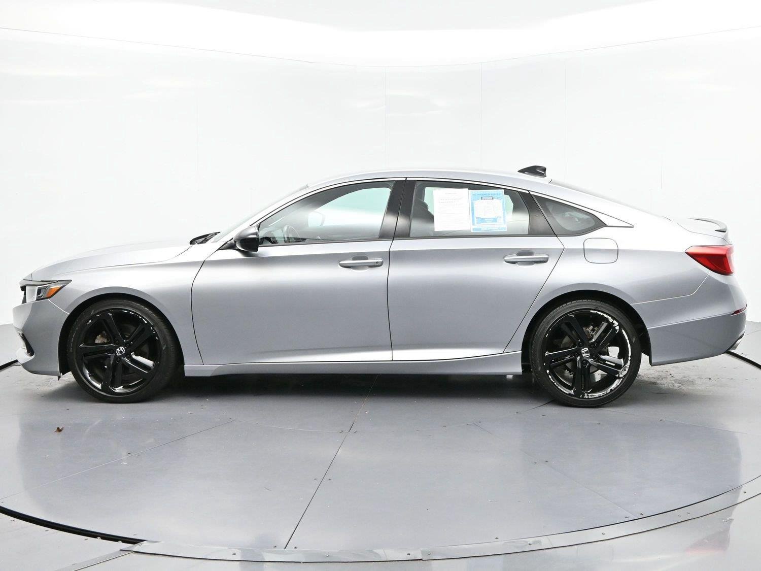 Used 2022 Lunar Silver Metallic Honda Sport image 4