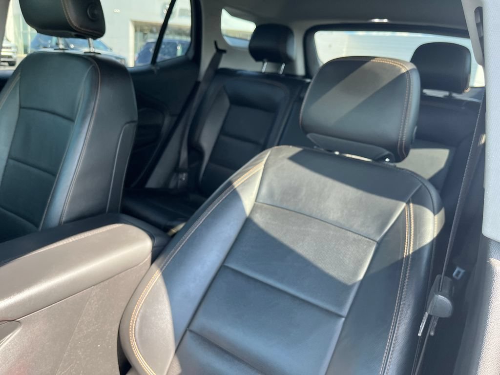 Used 2021 SUMMIT WHITE GMC SLT image 12