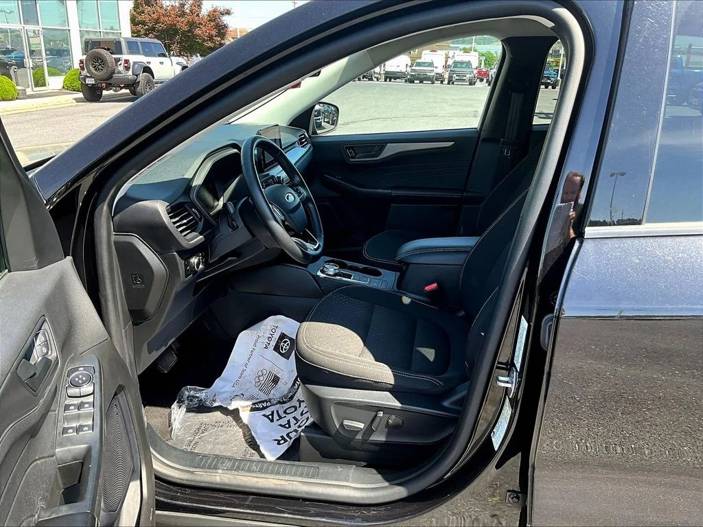 Used 2024 Black Ford Active image 8