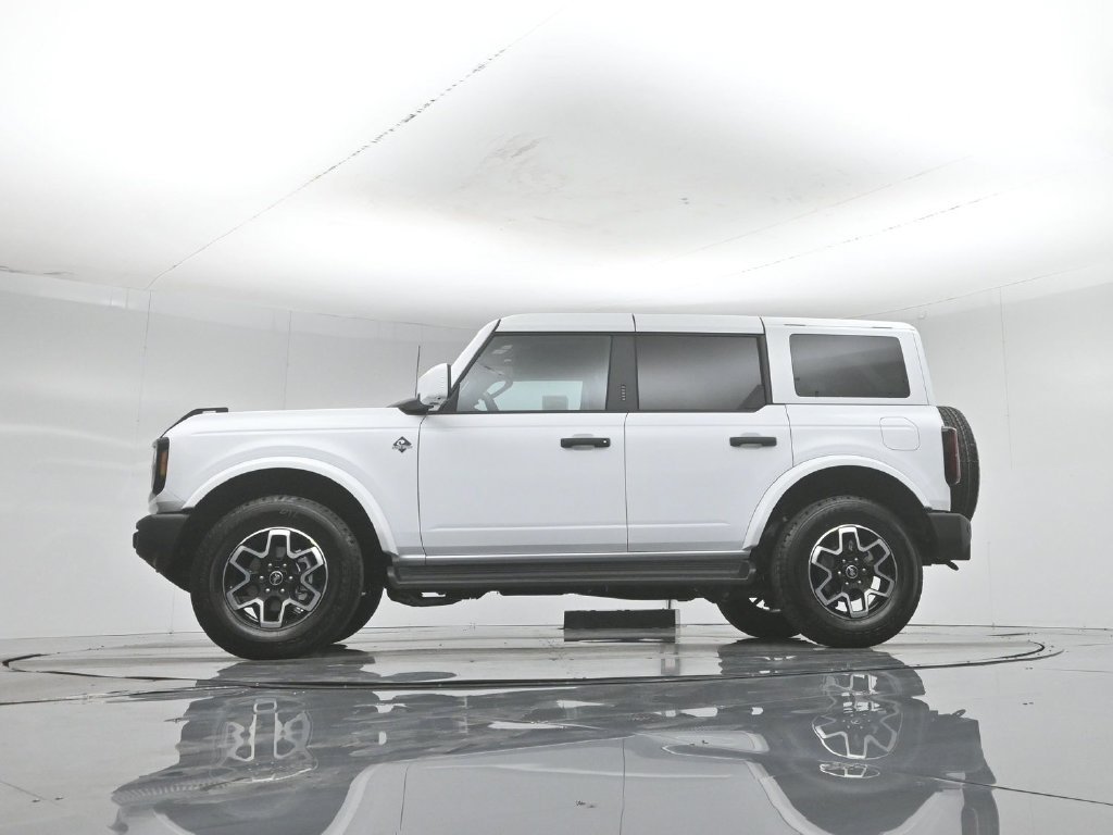 New 2026 Oxford White Ford Outer Banks image 7