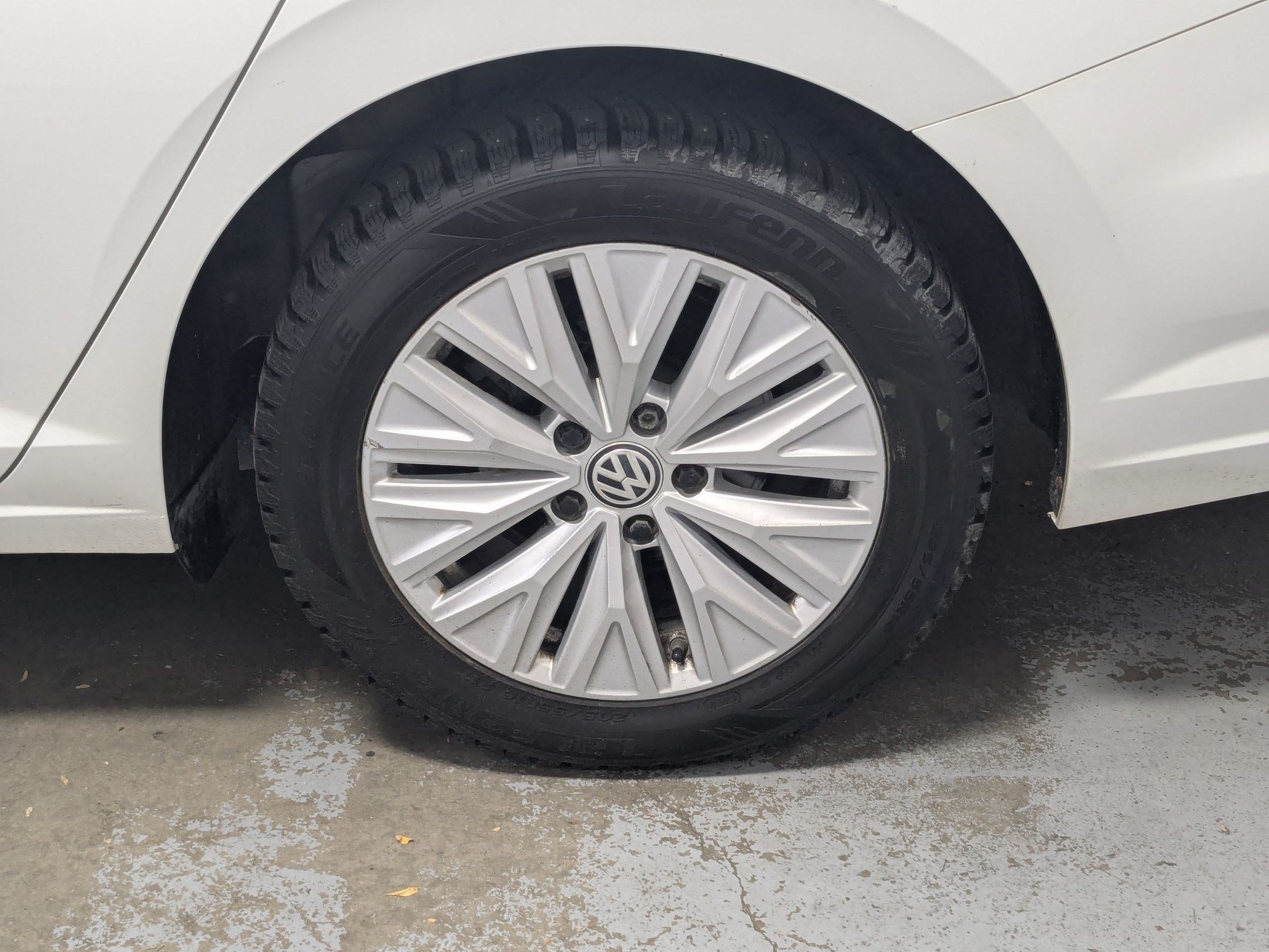 Used 2019 White Volkswagen S image 24