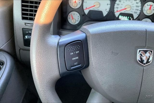 Used 2006 Red Dodge SLT image 16