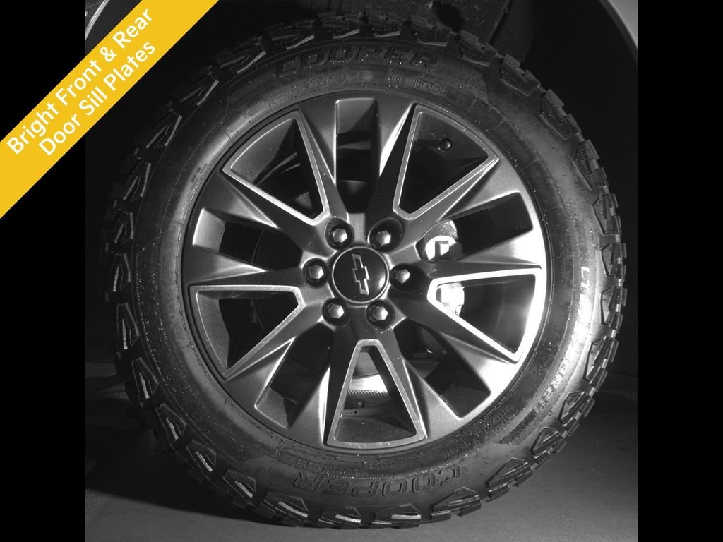 Used 2023 Beige Chevrolet Z71 image 26