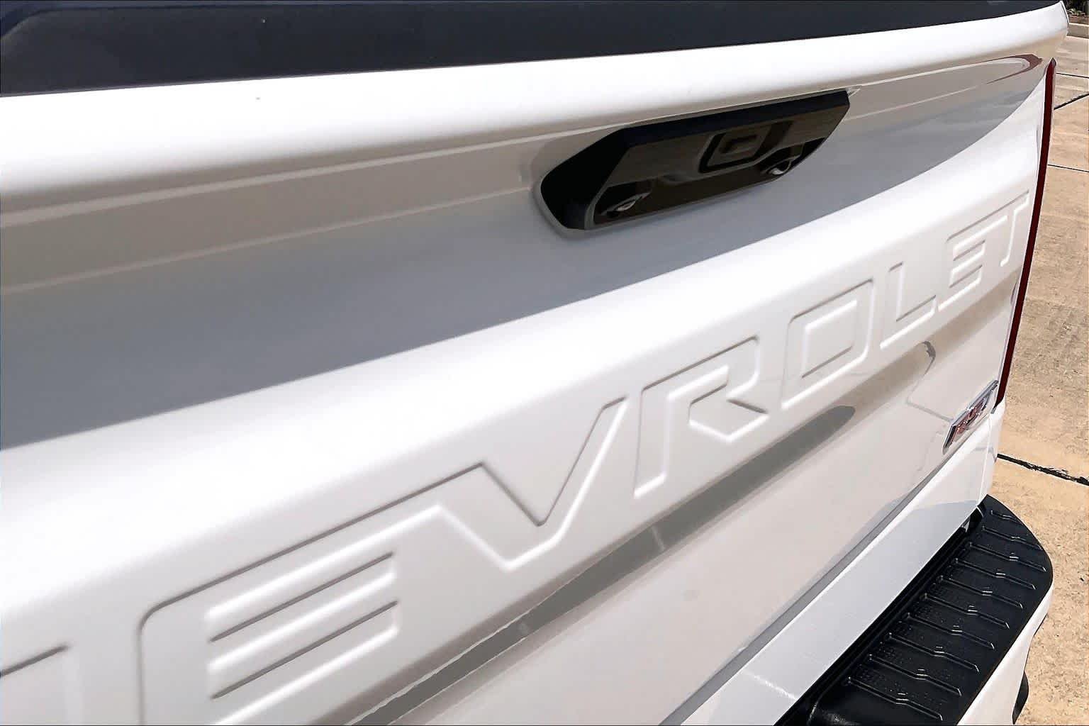 Used 2026 Summit White Chevrolet RST image 29