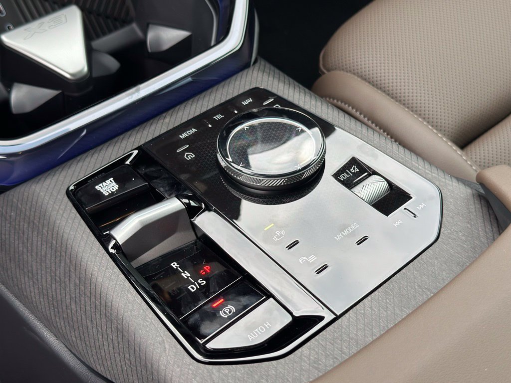 New 2026 Arctic Race Blue metallic BMW 30 xDrive image 35
