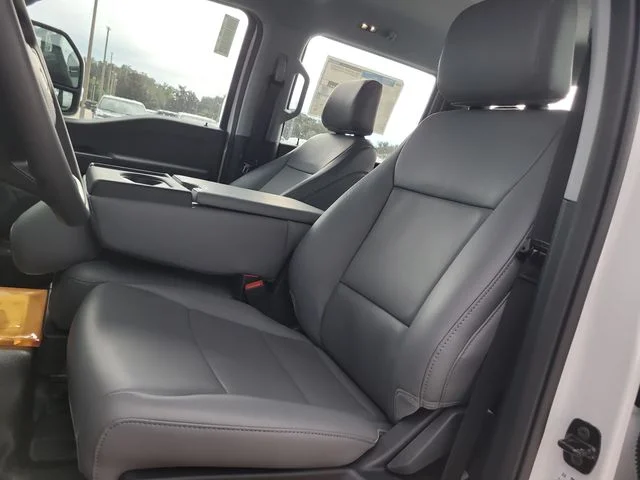 New 2026 Oxford White Ford XL image 18