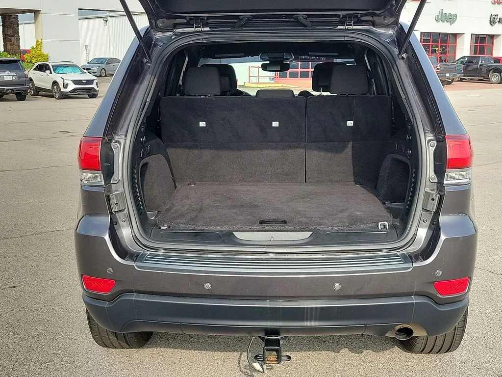 Used 2020 Gray Jeep Laredo E image 8