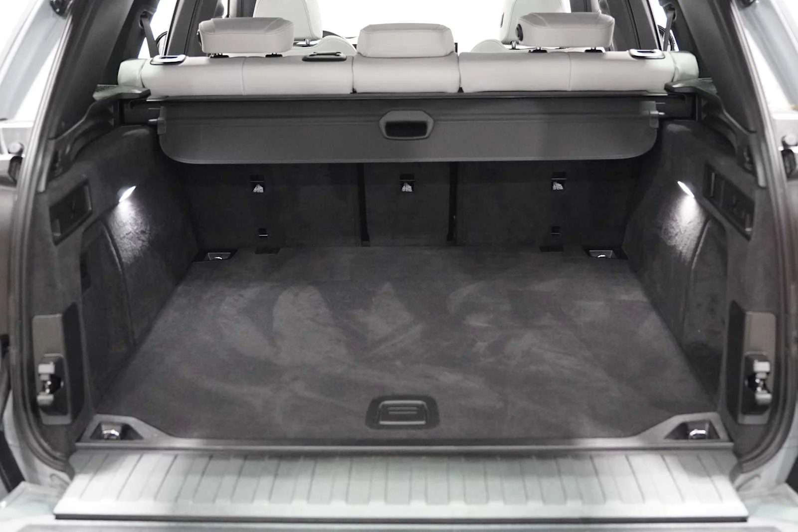 Used 2026 Brooklyn Grey Metallic BMW sDrive40i image 25