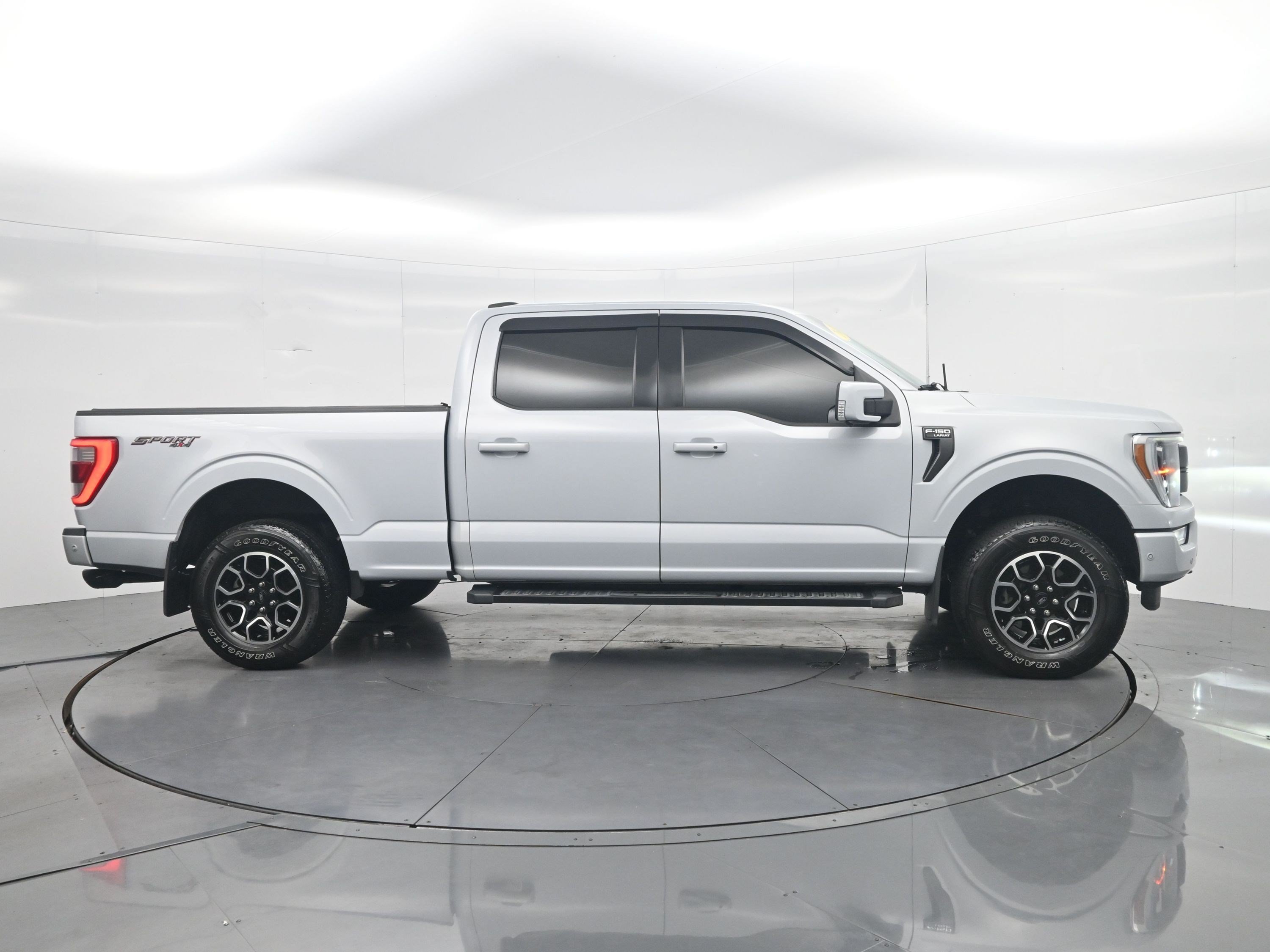 Certified Used 2021 White Metallic Ford LARIAT image 4