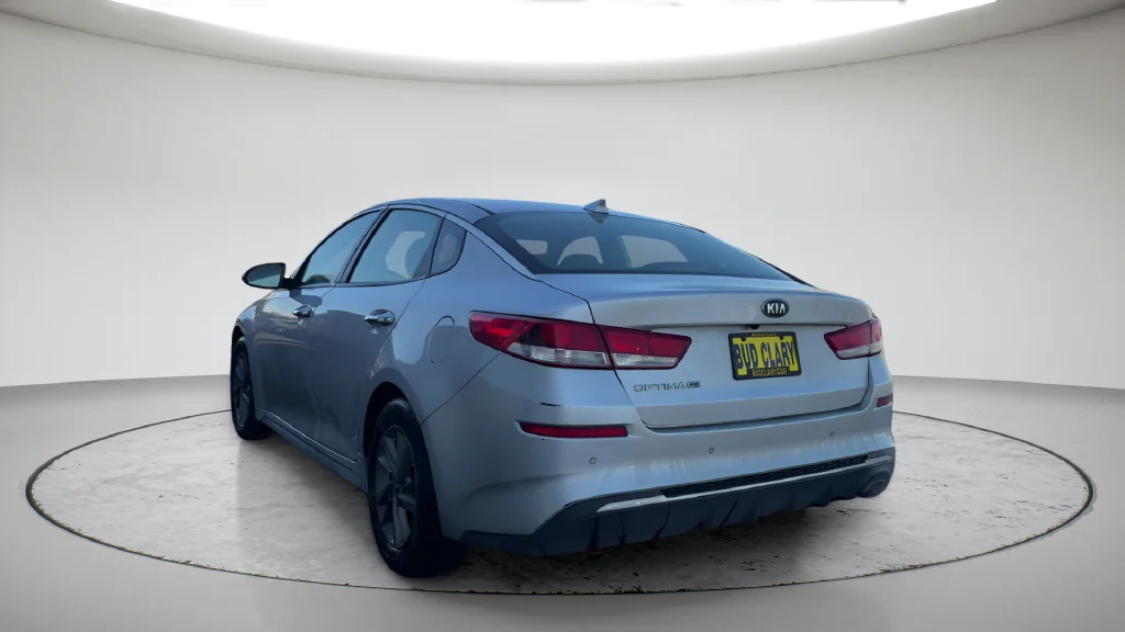Used 2020 Silver Kia LX image 9