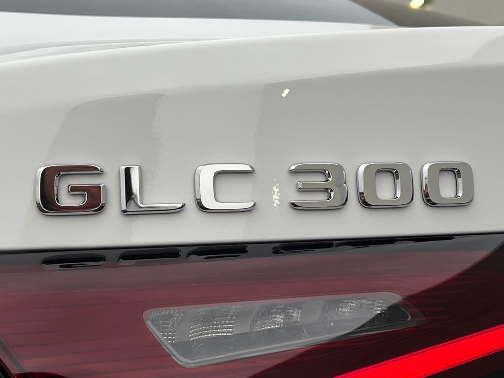 New 2026 Polar White Mercedes-Benz GLC300 image 30
