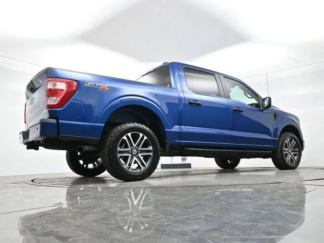Used 2023 Atlas Blue Metallic Ford XL image 25
