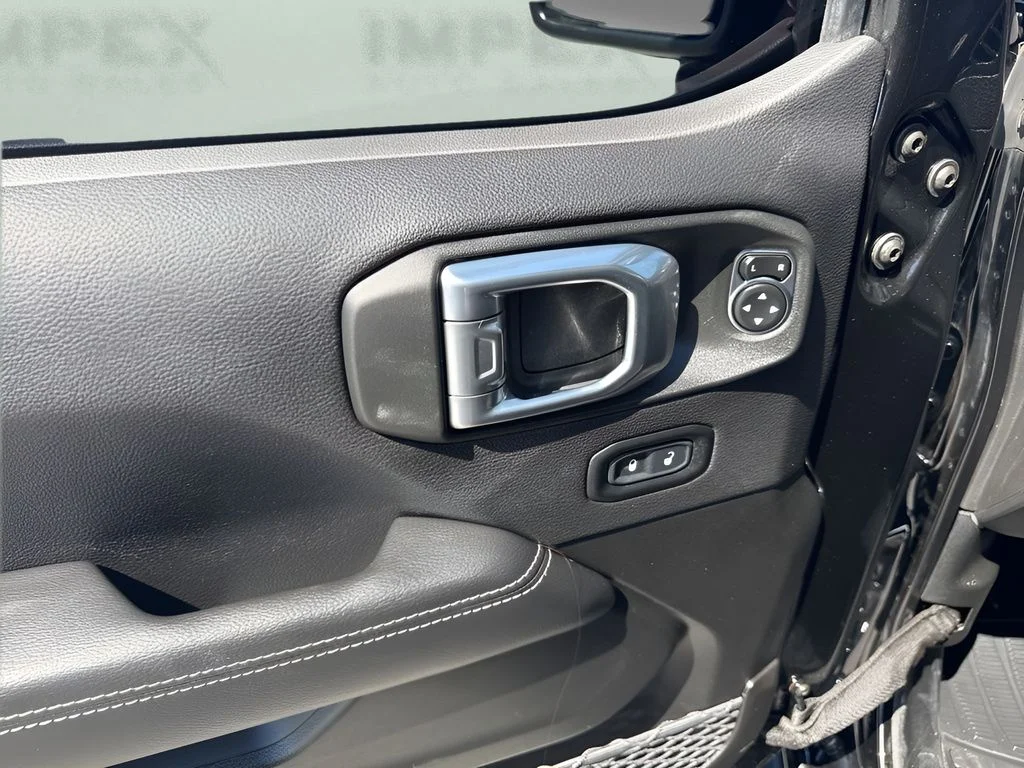 Used 2023 Black Jeep Sahara image 31