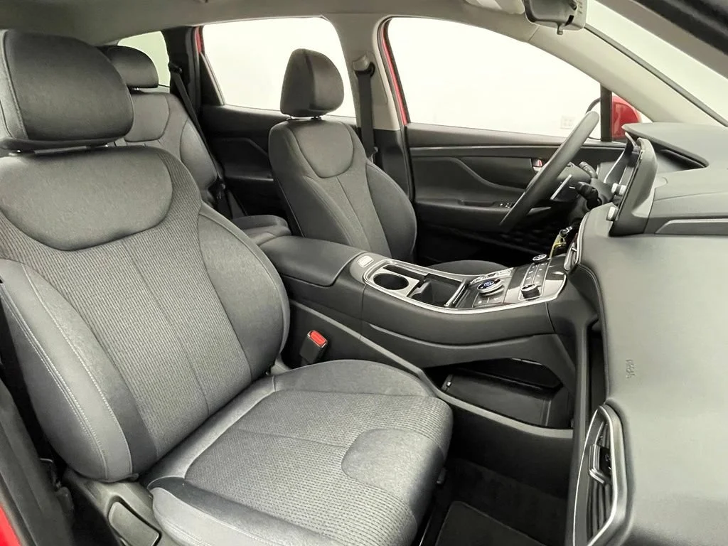 Used 2023 Red Hyundai SE image 29