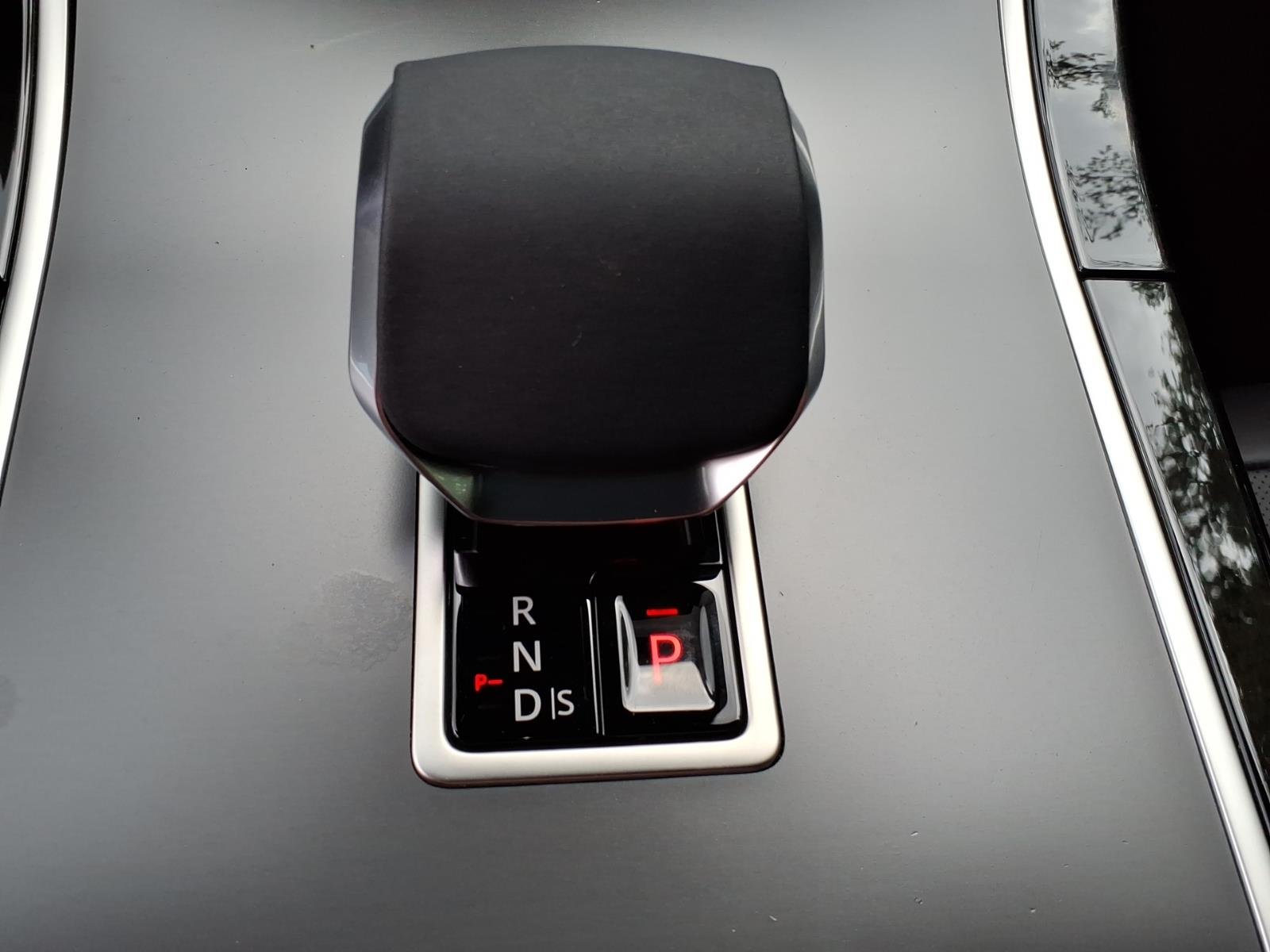 Certified Used 2026 Fuji White 1aa Land Rover S image 13