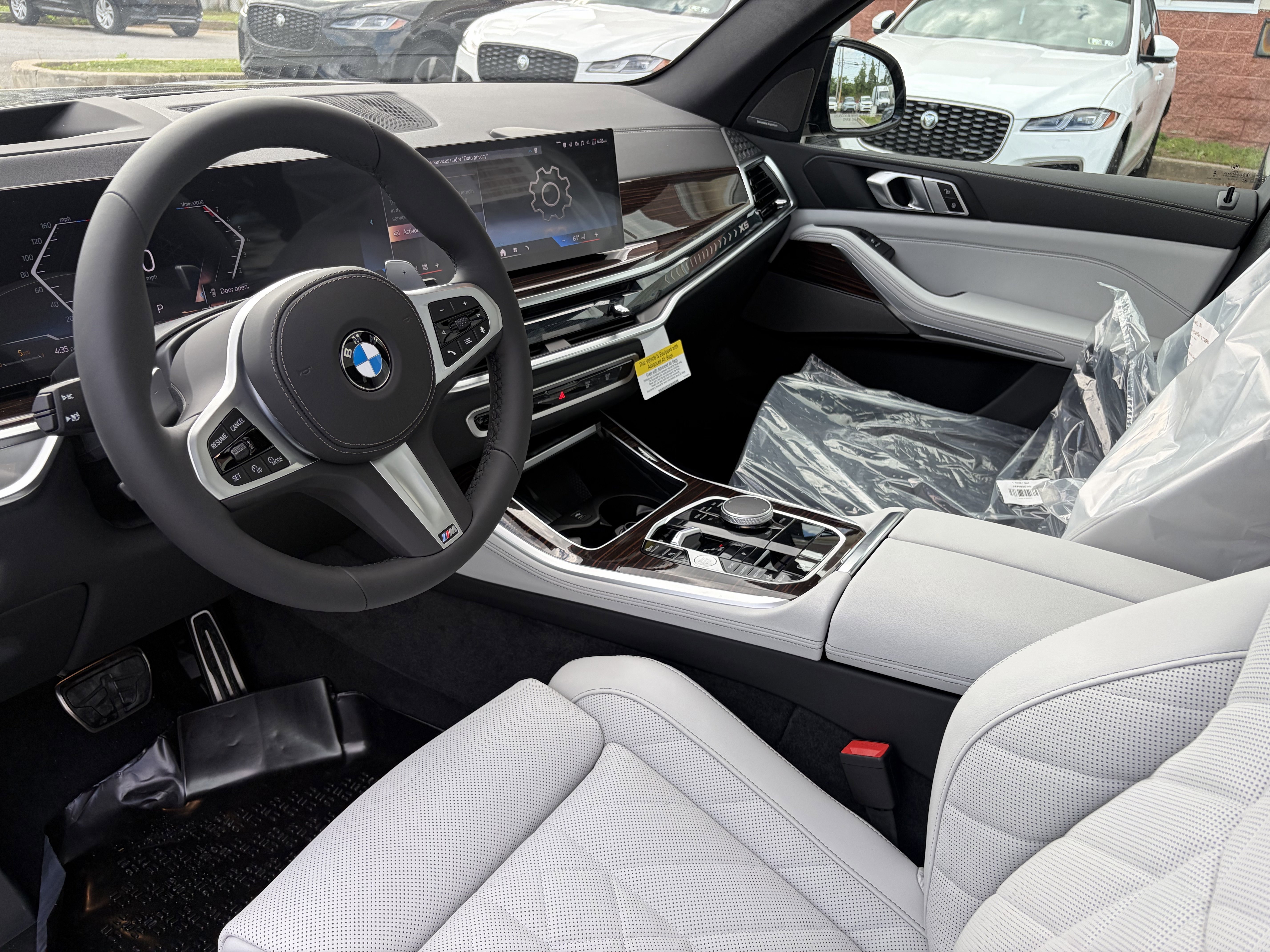 New 2026 Carbon Black Metallic BMW xDrive40i image 11