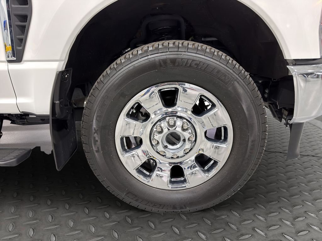 Used 2025 Star White Metallic Tri-Coat Ford King Ranch image 15
