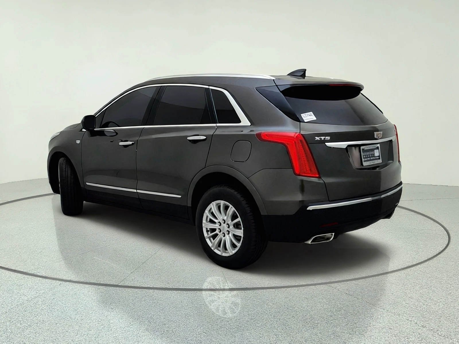 Used 2019 DARK MOCHA Cadillac FWD image 12