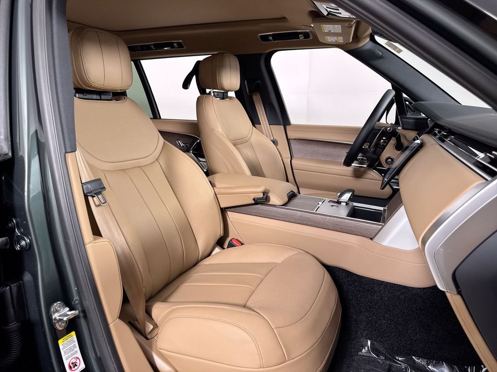 New 2026 Belgravia Green Land Rover SE LWB image 24
