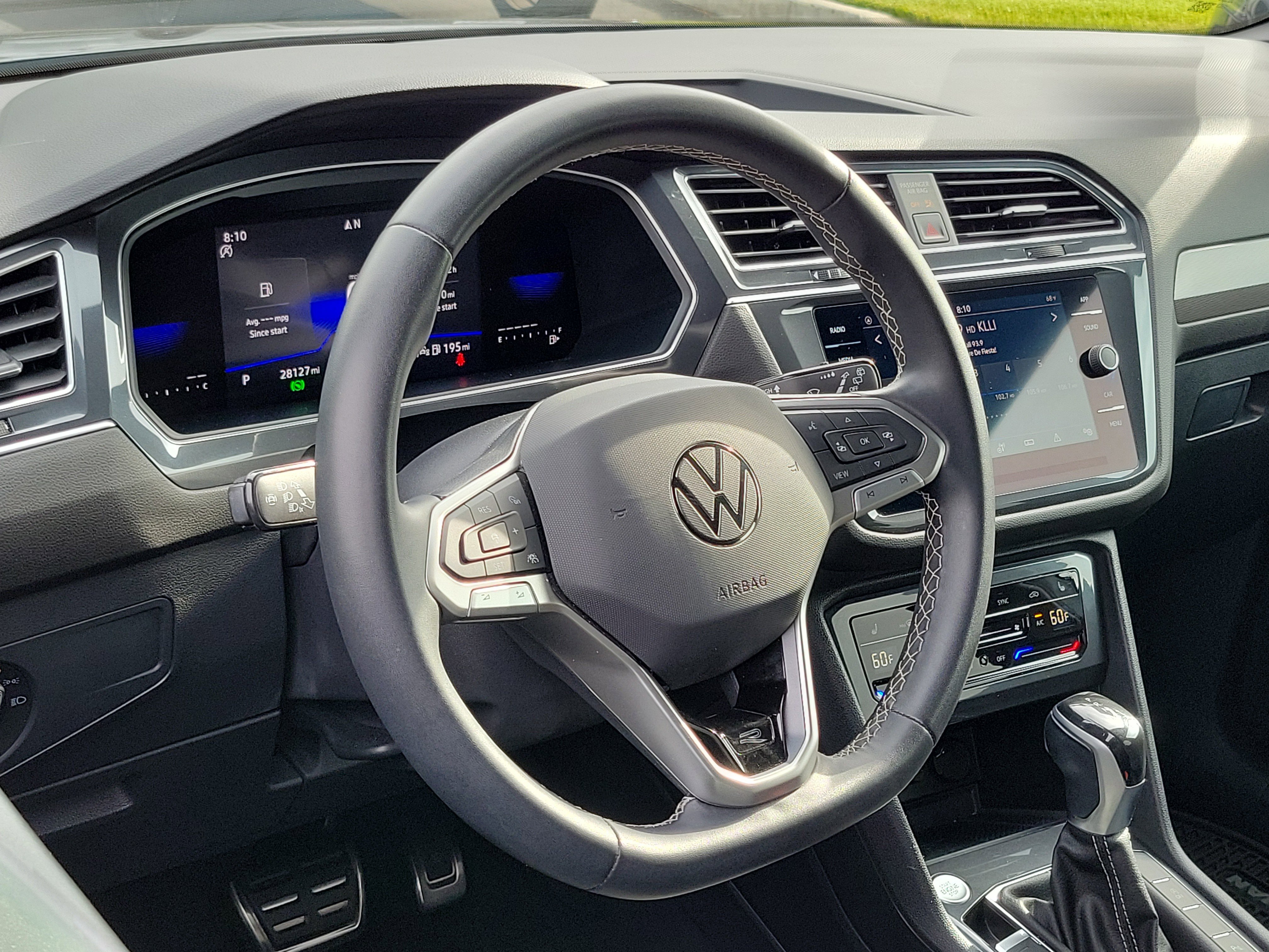2023 Volkswagen Tiguan SE R-LINE BLACK - Photo 11