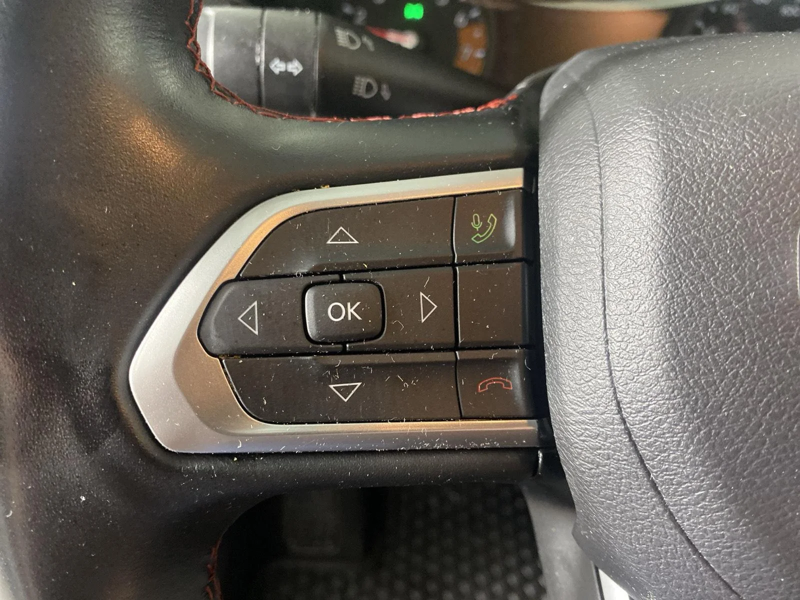 Used 2022 Bright White Clearcoat Jeep Trailhawk image 24