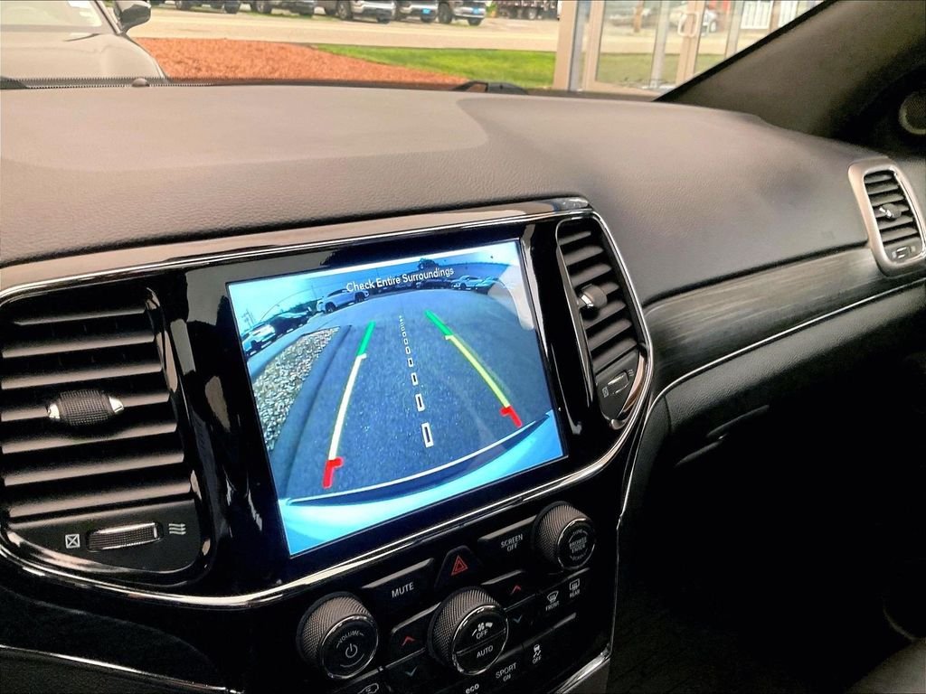 Used 2020 White Jeep Limited image 19