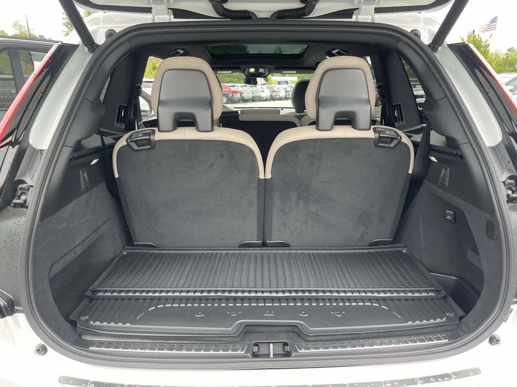 New 2026 Crystal White Pearl Volvo Plus image 30