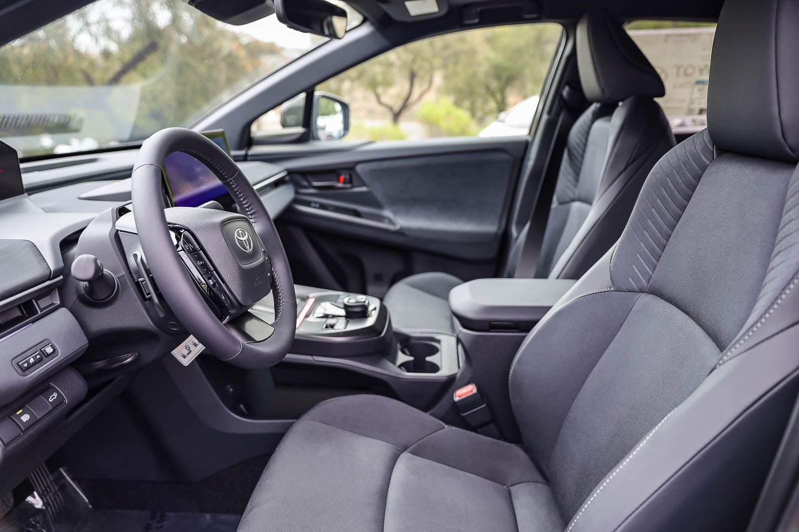 2026 Toyota C-HR XSE - Photo 18