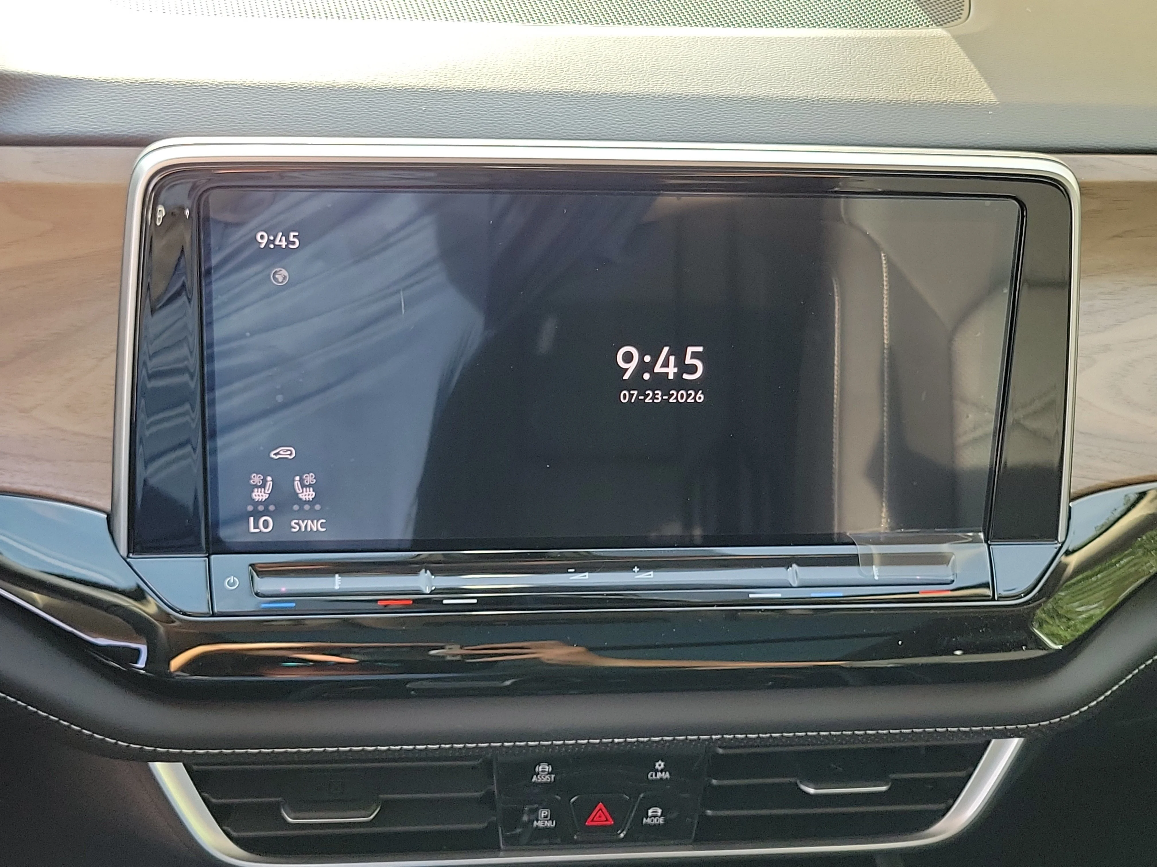 New 2026 White Volkswagen 2.0T SE w/Technology image 26