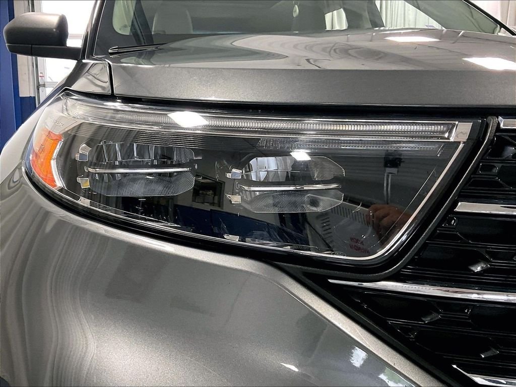 Used 2023 Gray Ford XLT image 34