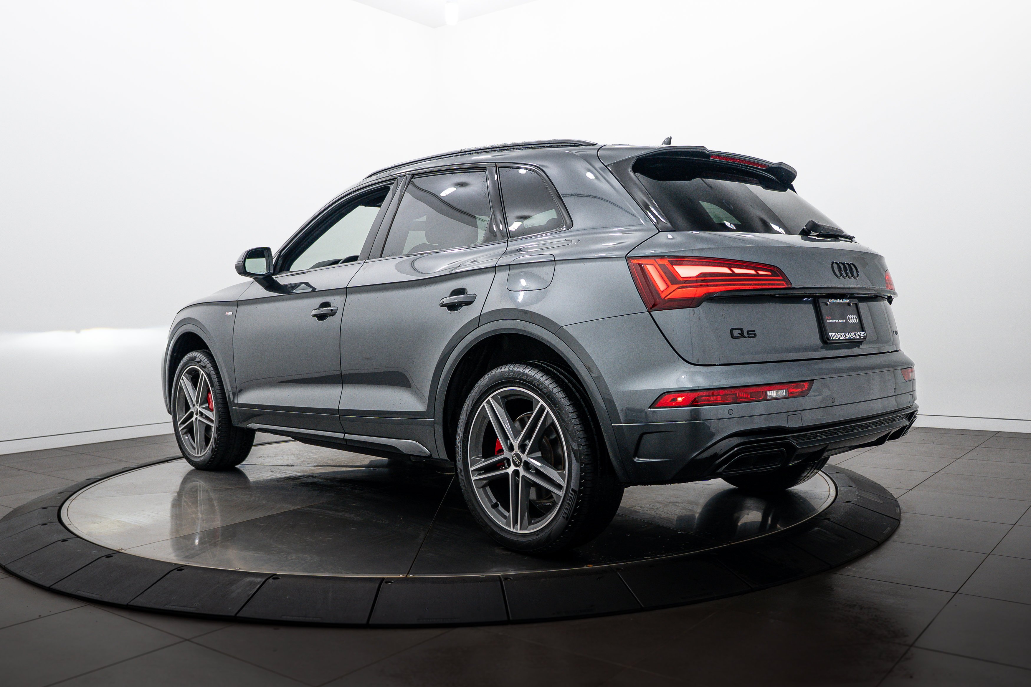 Certified Used 2025 Daytona Gray Pearl Effect Audi S line Premium Plus image 5