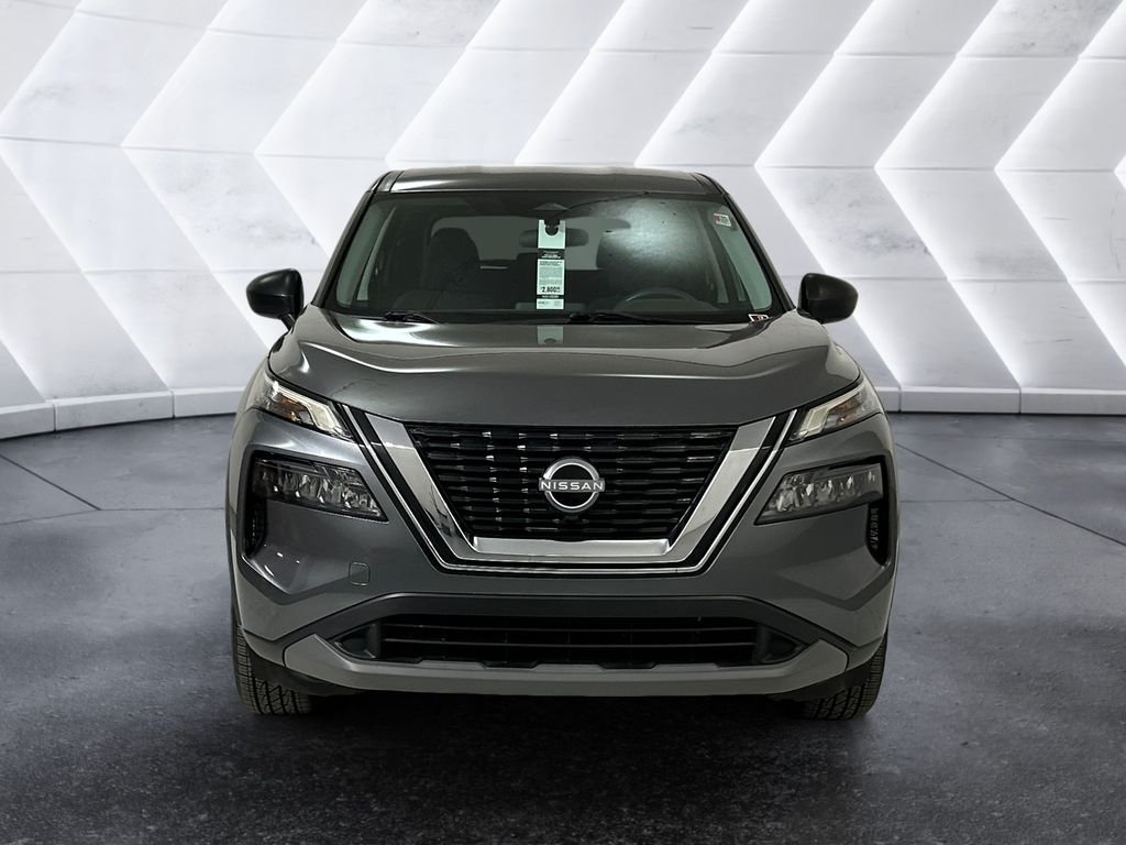 Used 2023 Gray Nissan S image 2