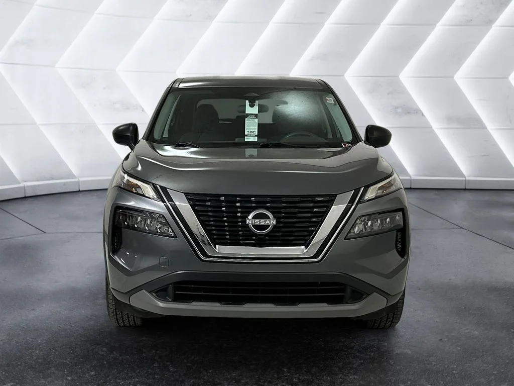 Used 2023 Gray Nissan S image 2