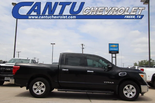 2017 Nissan Titan SV