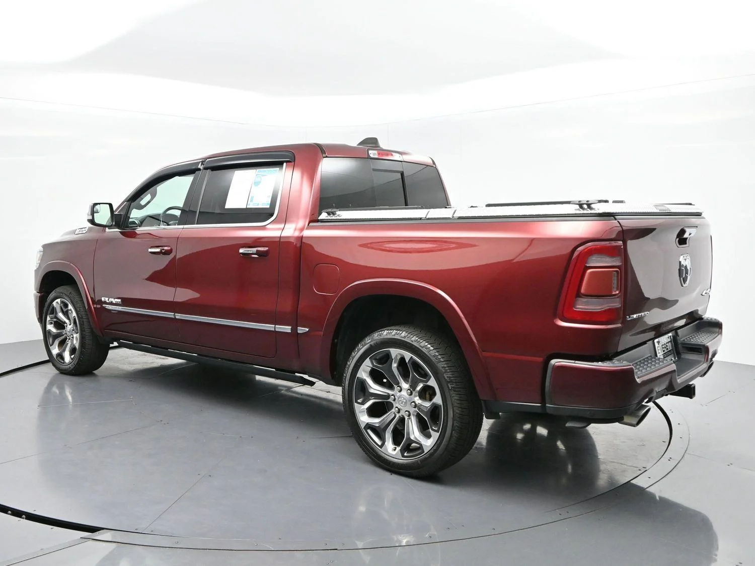 Used 2020 Delmonico Red Pearlcoat Ram Limited image 5