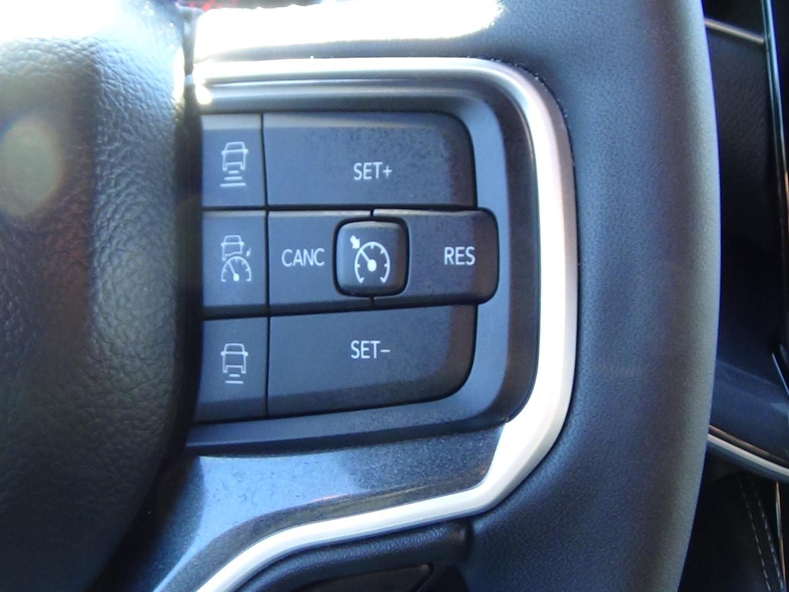 Used 2025 Bright White Clear Coat (pw7) Jeep Series II image 22