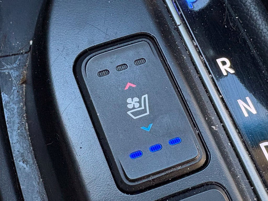 Used 2018 White Hyundai 2.4 Base image 16