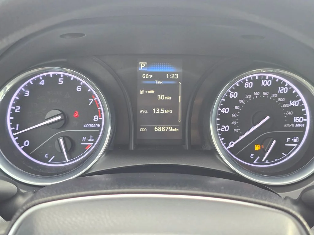 Used 2019 Silver Toyota LE image 21