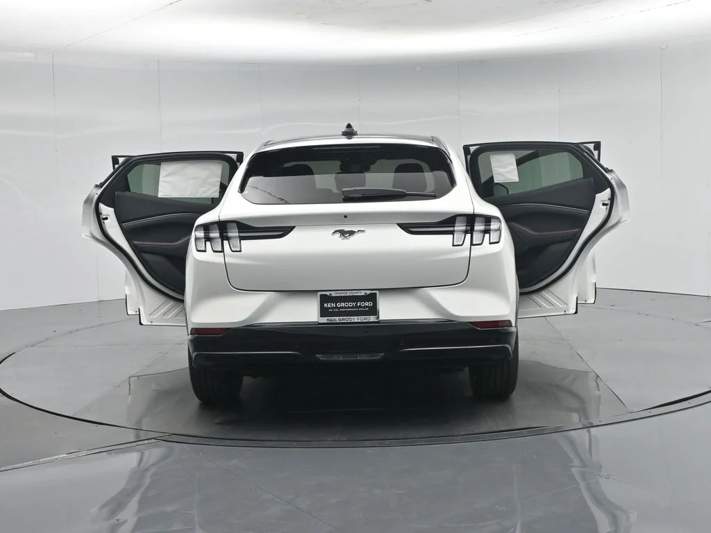 New 2026 Star White Metallic Tri-coat Ford Premium image 32