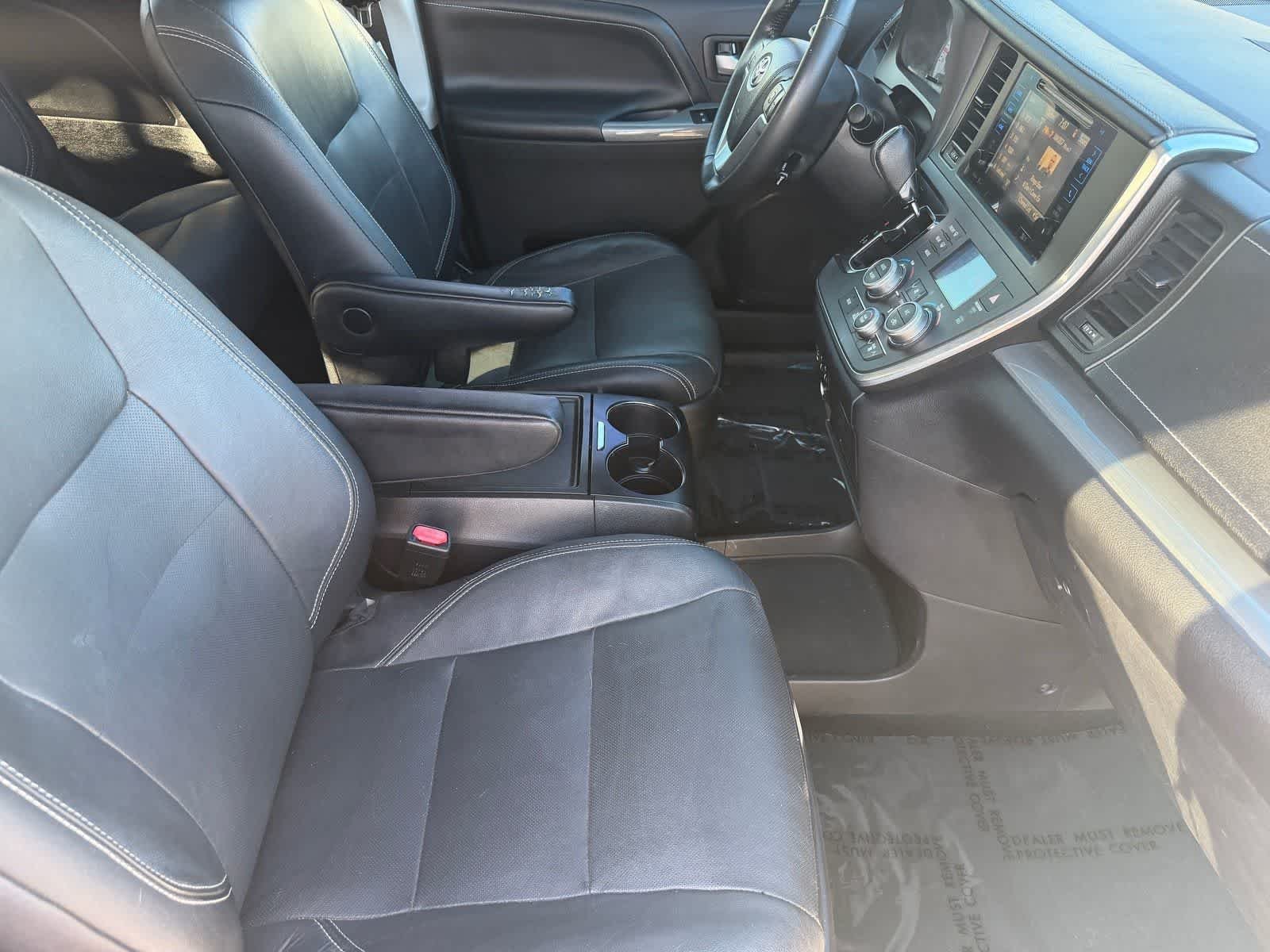 Used 2015 Super White Toyota SE Premium image 12