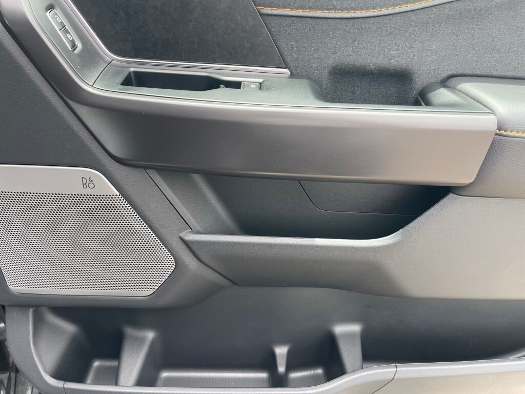 New 2026 Carbonized Gray Metallic Ford Tremor image 25