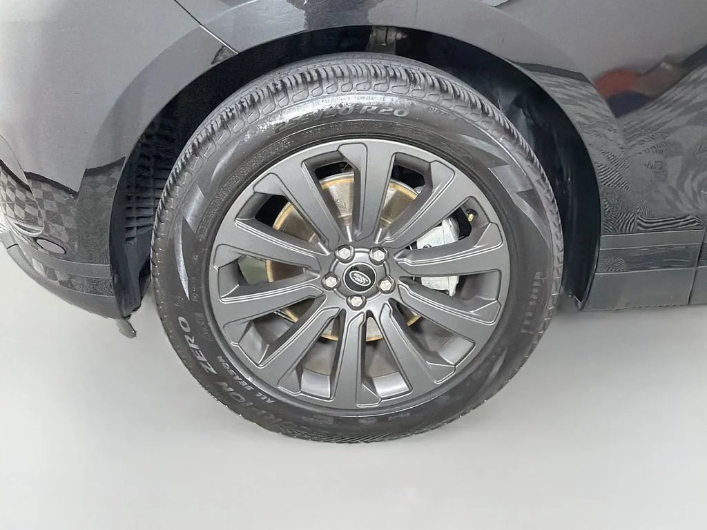Used 2022 Black Land Rover S image 33