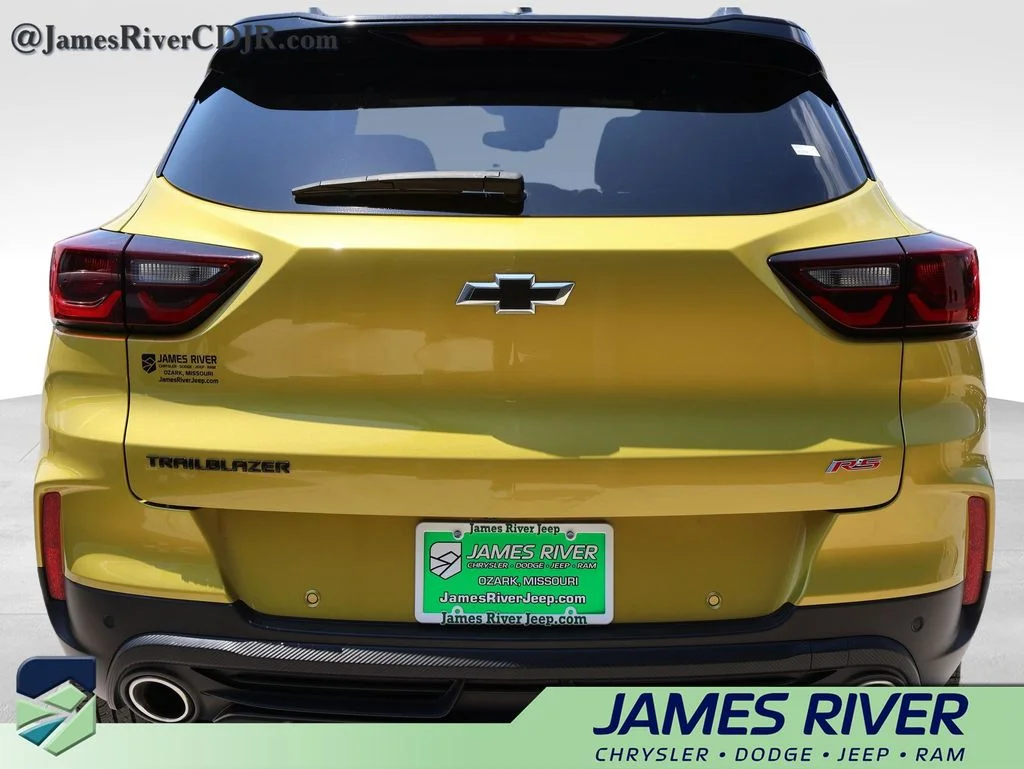 Used 2025 Yellow Chevrolet RS image 4