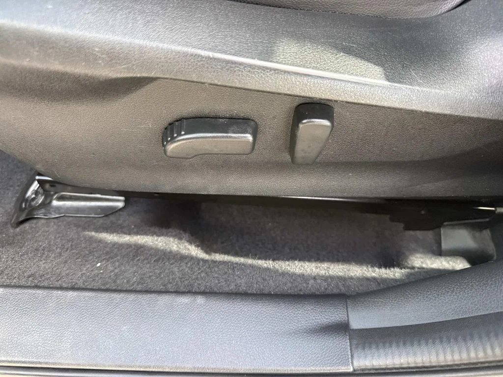 Used 2019 Gray Subaru 2.0i Limited image 27