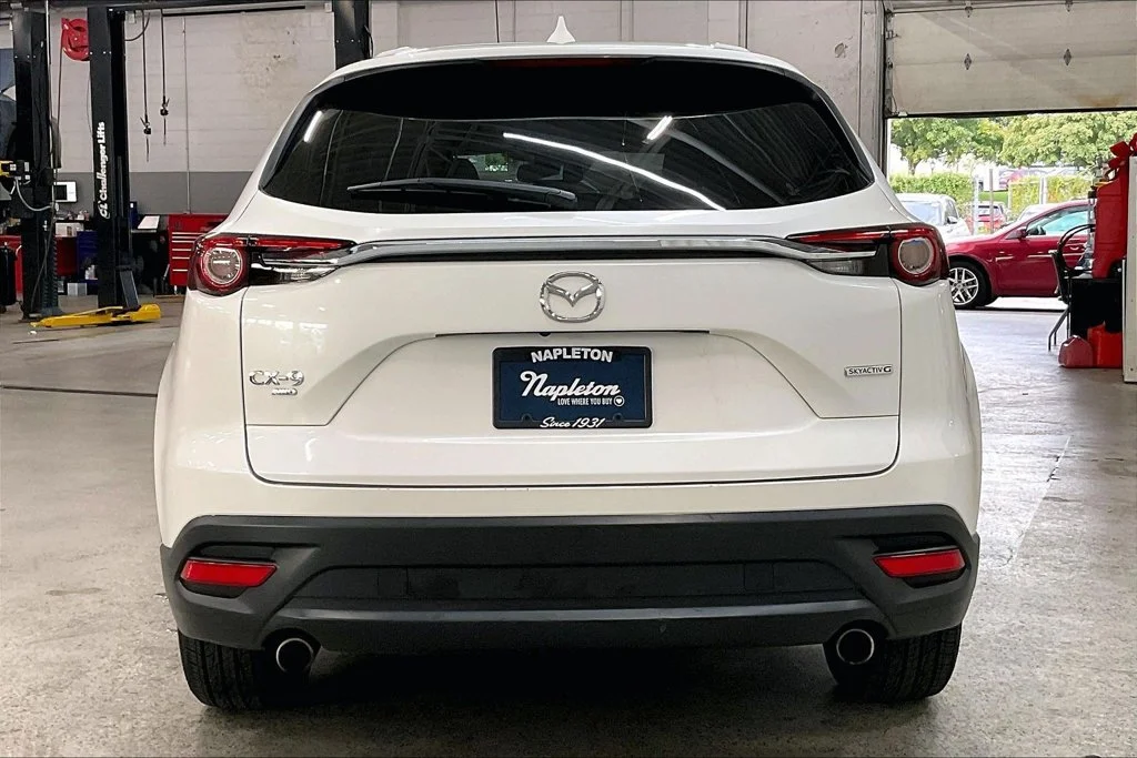 Used 2023 White Mazda Touring image 3