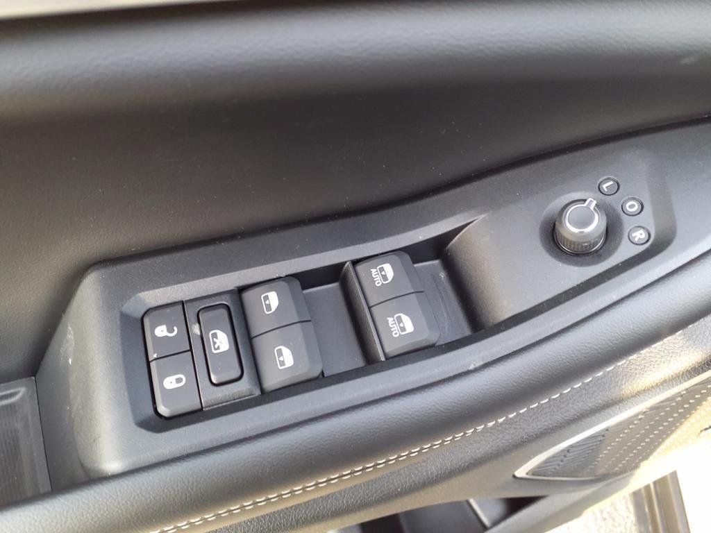 Used 2024 Silver Zynith Jeep  image 7
