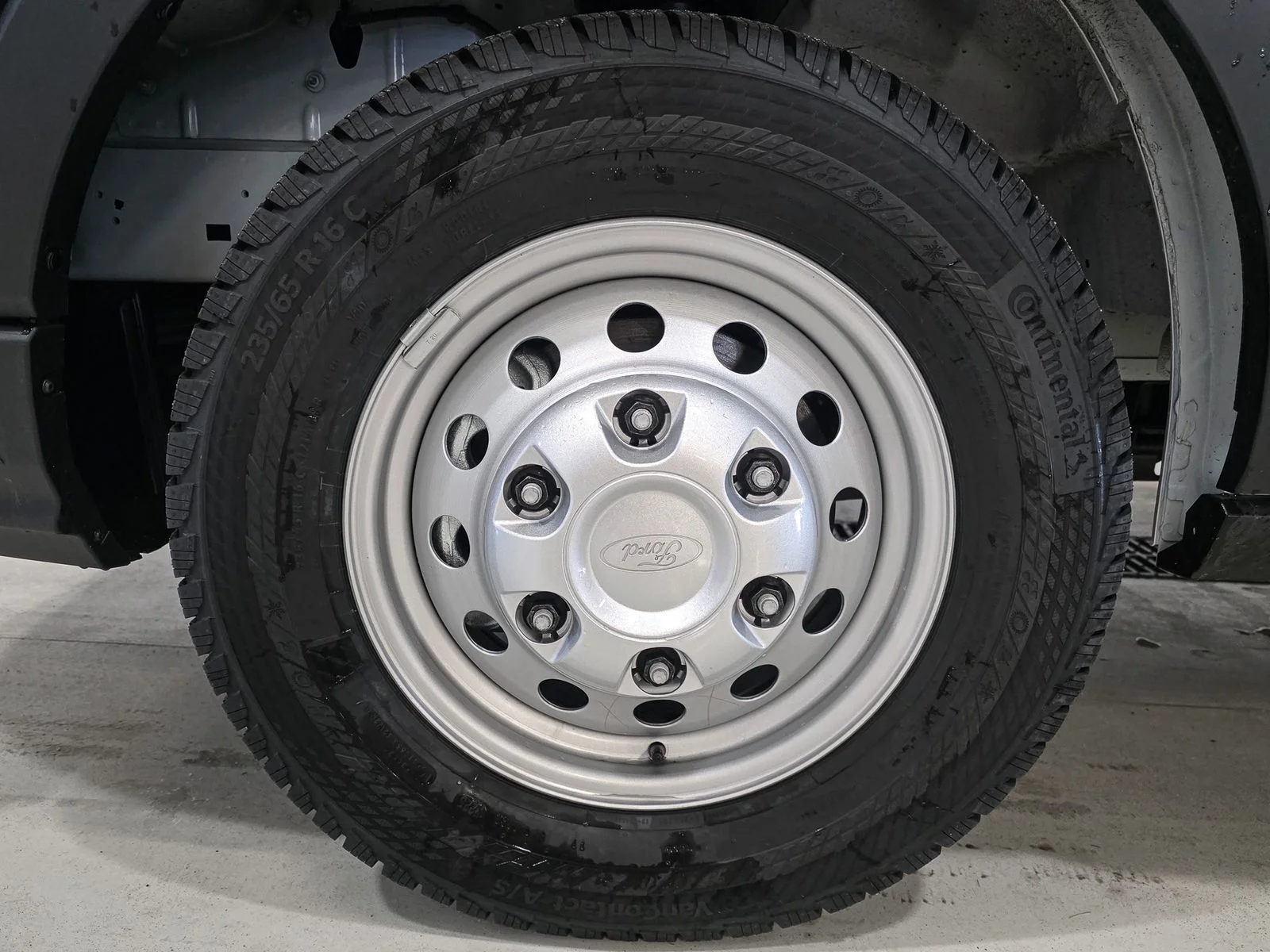 New 2026 Oxford White Ford Cargo Van image 17