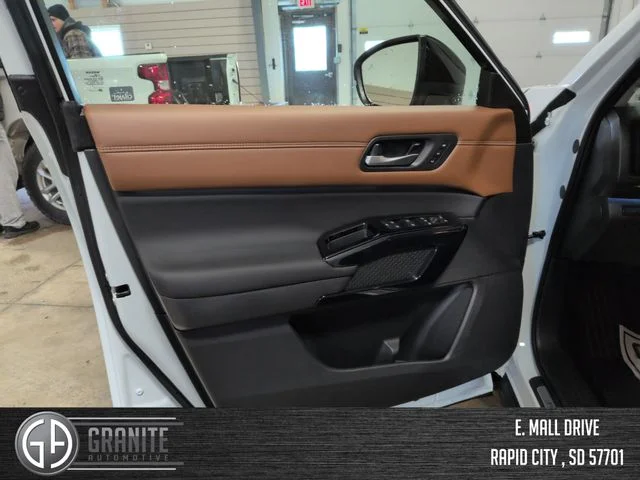 New 2026 Everest White Pearl TriCoat Nissan Platinum image 11