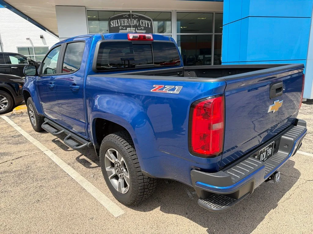 Certified Used 2018 Blue Chevrolet Z71 image 2
